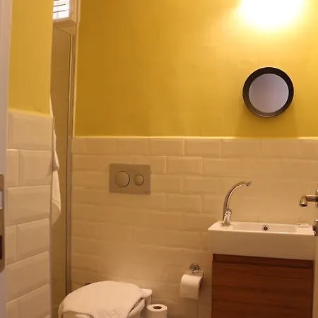 Hotell Holy 2*
