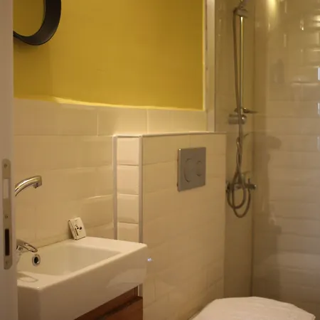 Holy Hotell